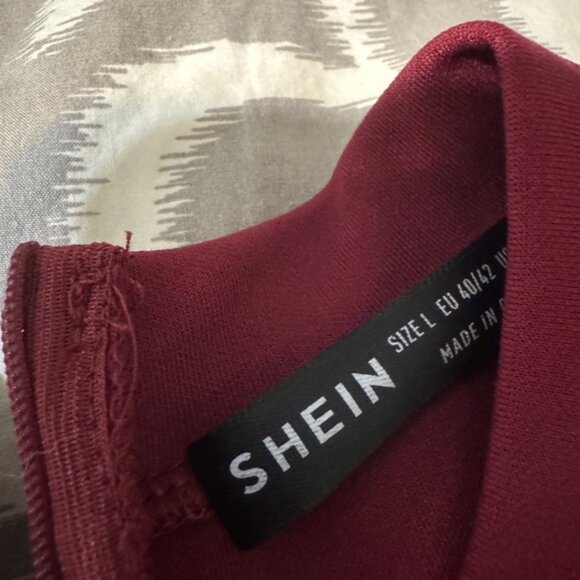 Chic Cutout Long Sleeve Dress in Burgundy - Picture 2 of 3